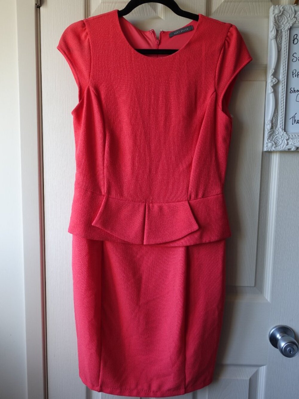 Coral Suzy Shier Dress in M